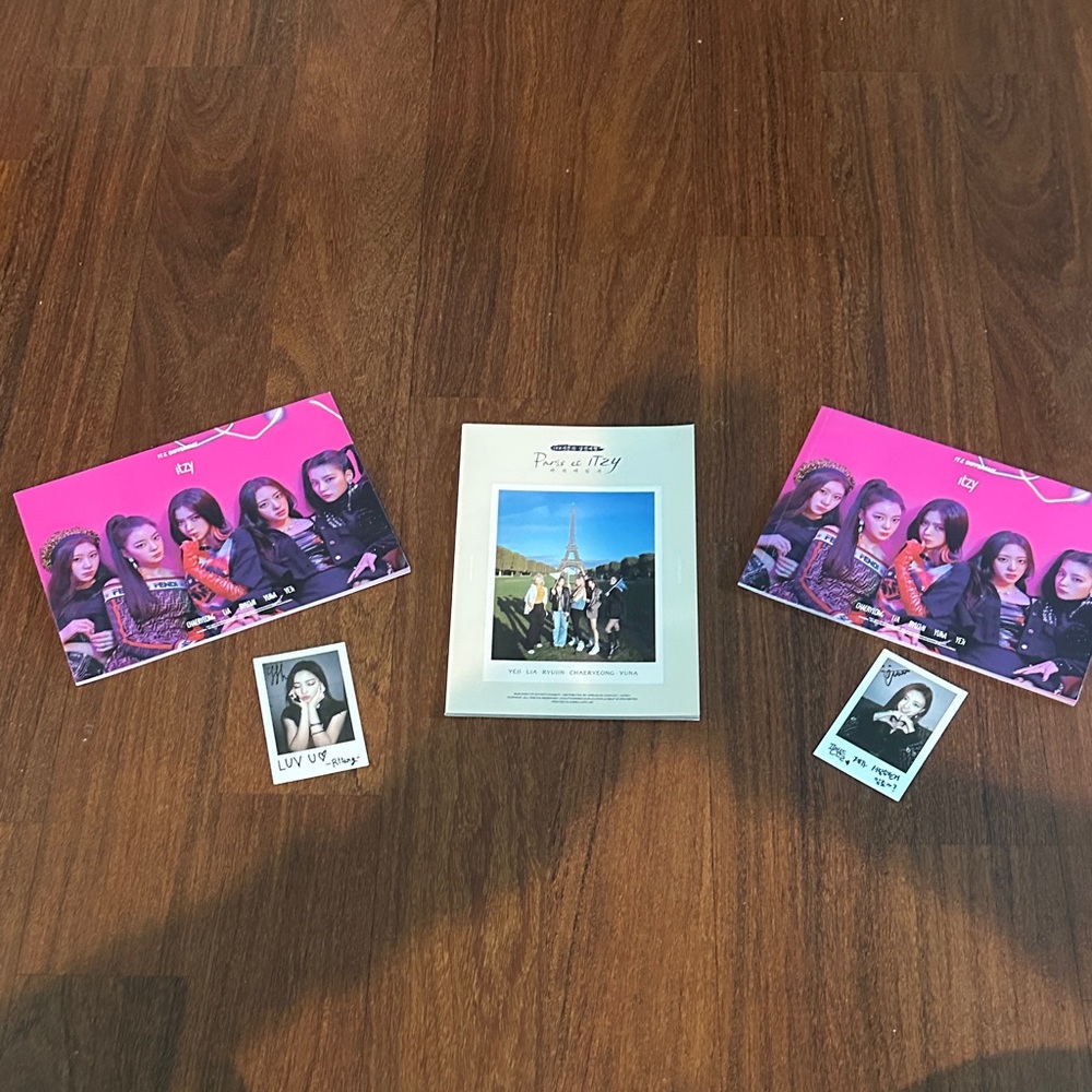 Itzy K-pop It’z Different Mini Albums Set +Photocards and photobook
